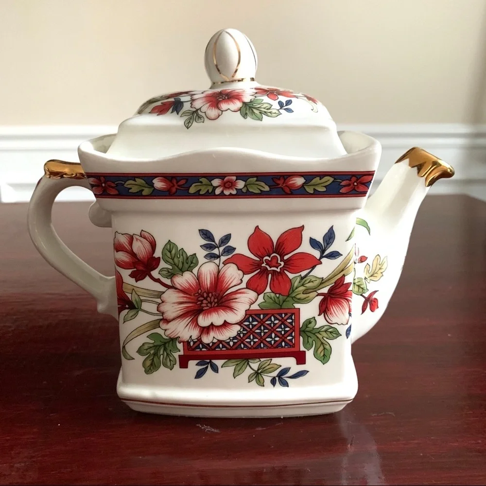 Windsor England Red Floral Square Ceramic Tea Pot - Picture 6 of 13